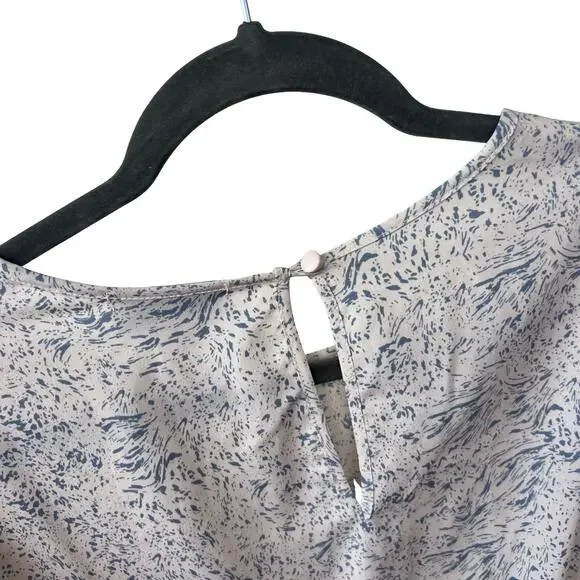 Gilli Abstract Blue White Print Short Sleeve Mini Dress Ruffle Hem Women’s M - Picture 5 of 8